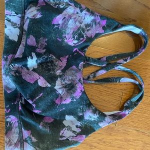 Lululemon sports bra